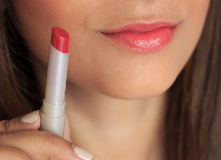 Carmex Moisture Plus Ultra Hydrating Tinted Lip Balm